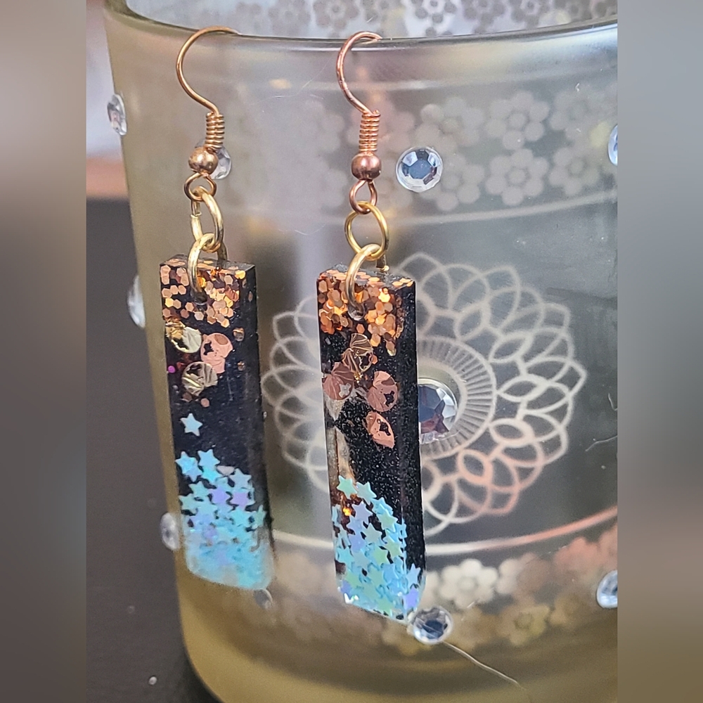 Elegant Black and Gold Dangle Earrings